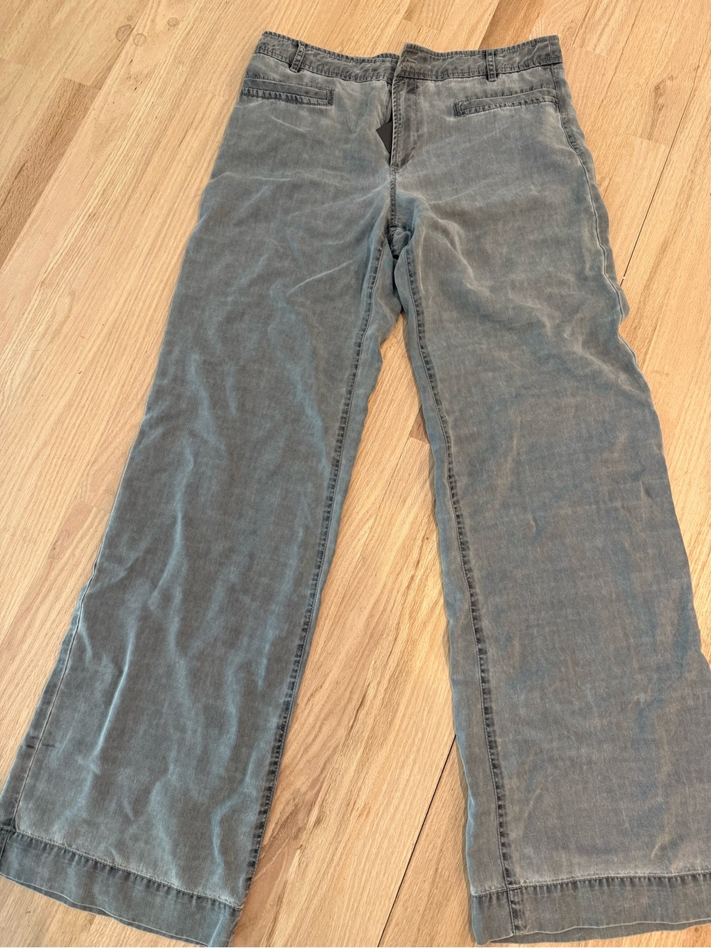 NWT Tibi 100% Lyocell - size 8 Gray washed wide-leg pants